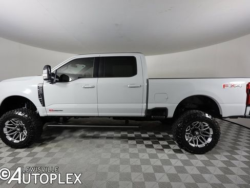 Used 2025 Ford F250 Platinum image 9