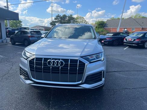 Used 2022 Audi Q7 2.0T Premium w/ Convenience Package AWD/4WD image 3