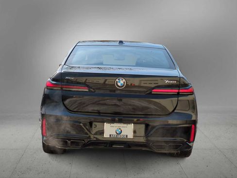 Certified 2024 BMW 760i xDrive w/ Executive Package image 7