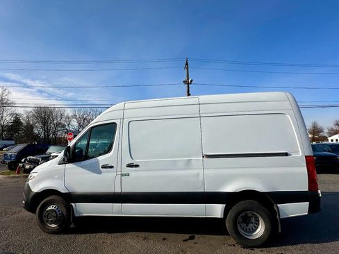 Used 2019 Freightliner Sprinter 3500 image 4