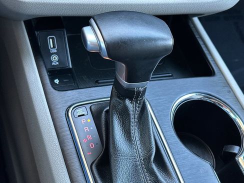 Used 2021 Kia Sedona EX image 23