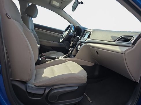 Used 2017 Hyundai Elantra SE FWD image 18