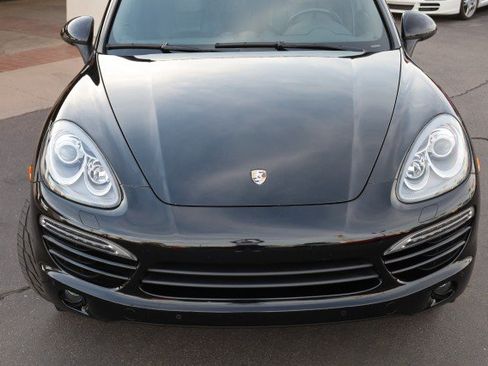 Used 2013 Porsche Cayenne Diesel AWD/4WD image 9