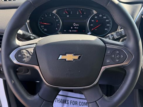 Used 2023 Chevrolet Traverse LT FWD image 16