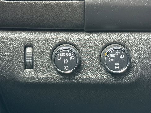 Used 2015 GMC Canyon SLT w/ Driver Alert Package image 40