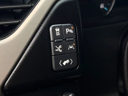 Used 2020 GMC Yukon XL Denali w/ Open Road Package image 26