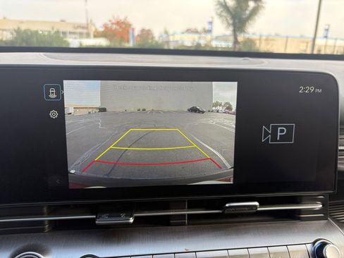 Used 2025 Hyundai Kona SEL image 18