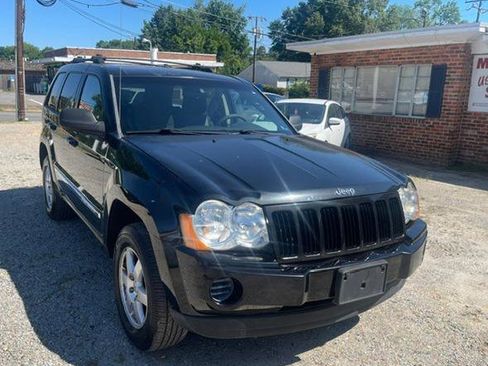 Used 2010 Jeep Grand Cherokee Laredo AWD/4WD image 1