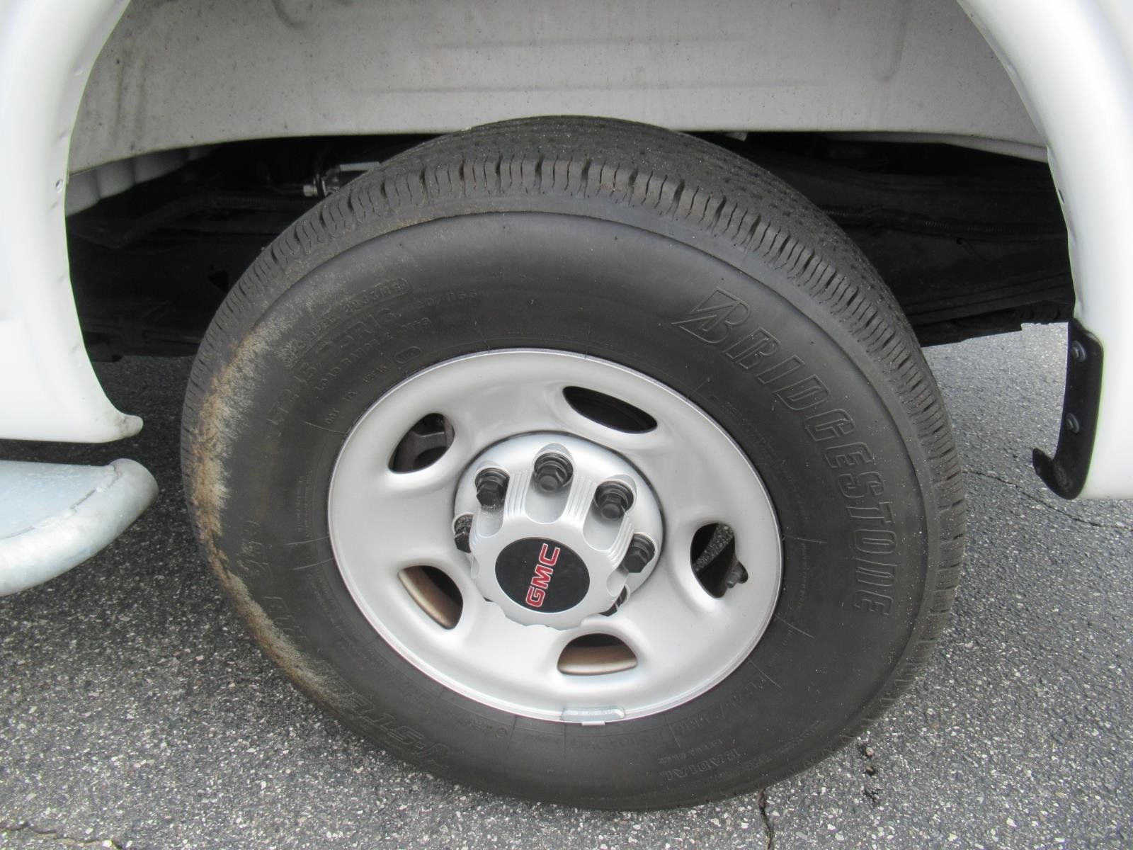 Used 2025 GMC Savana 2500 w/ Driver Convenience Package RWD image 9