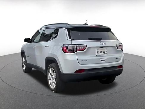 Used 2025 Jeep Compass Limited AWD/4WD image 11