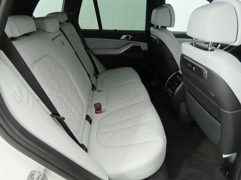 Used 2026 BMW X5 xDrive40i w/ Executive Package AWD/4WD image 23