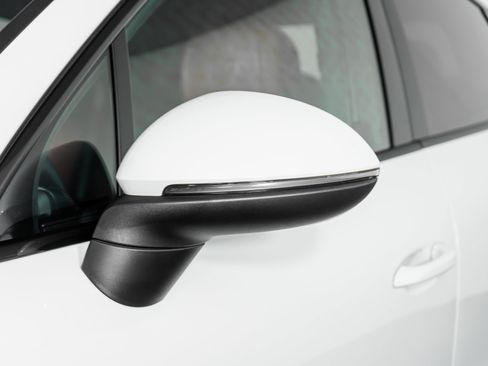 Used 2023 Porsche Cayenne Platinum Edition image 25