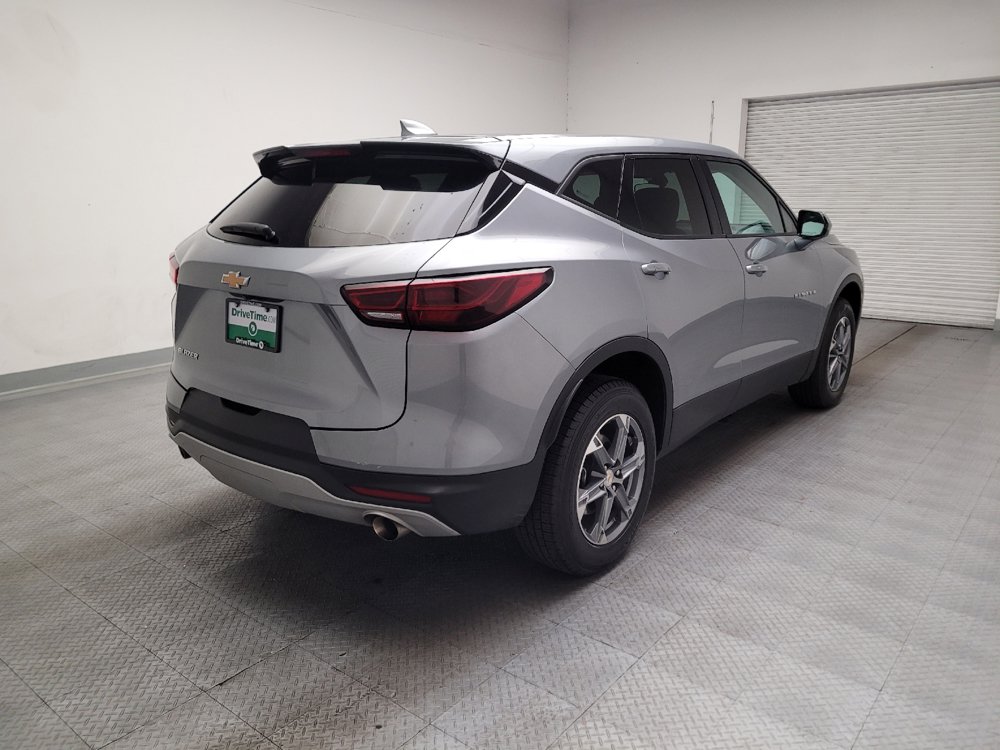 Used 2025 Chevrolet Blazer LT FWD image 9