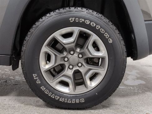 Certified 2019 Jeep Cherokee Trailhawk w/ Cold Weather Group image 14