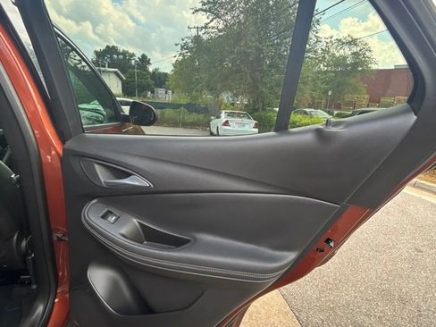 Used 2020 Buick Encore GX Essence w/ Experience Buick Package FWD image 21