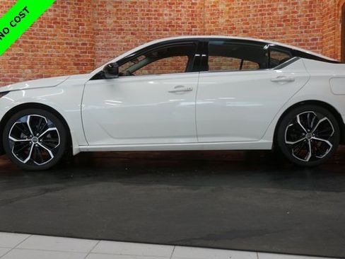 Certified 2024 Nissan Altima 2.5 SR w/ SR Premium Package image 5