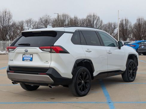 Used 2023 Toyota RAV4 SE w/ Convenience Package image 6