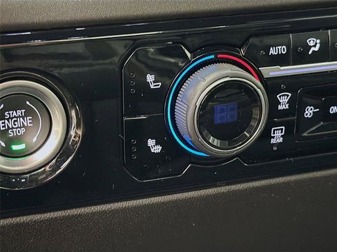 Used 2022 Chevrolet Silverado 1500 LT image 20