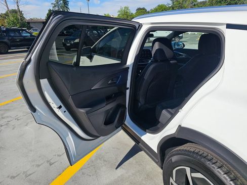 New 2026 Chevrolet Equinox EV LT AWD/4WD image 15