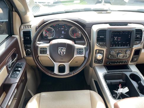 Used 2017 RAM 1500 Laramie w/ Convenience Group AWD/4WD image 16