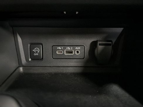 Used 2025 Nissan Sentra SV FWD image 29