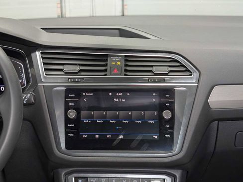 Used 2020 Volkswagen Tiguan SEL image 19