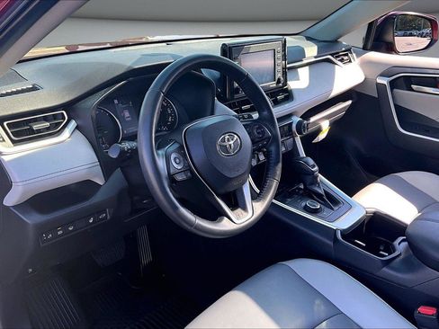 Used 2022 Toyota RAV4 XLE Premium AWD/4WD image 18