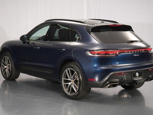 Used 2022 Porsche Macan AWD/4WD image 16