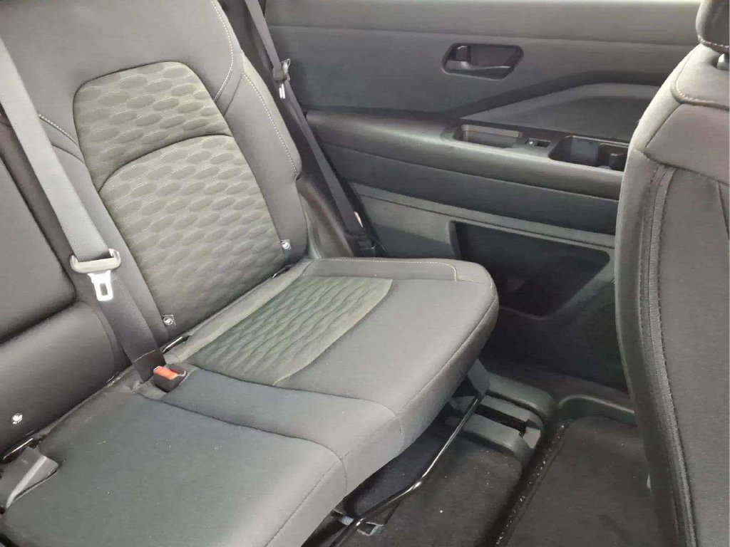 Certified 2026 Nissan Pathfinder SV FWD image 19