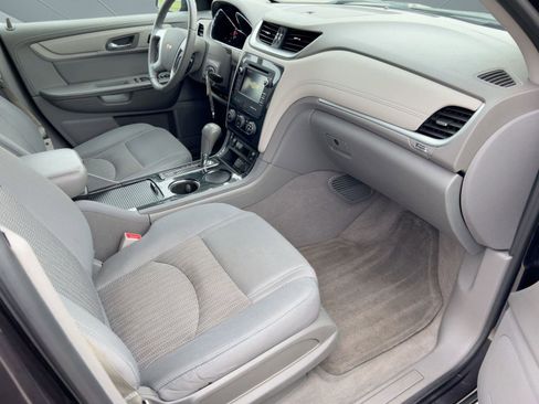 Certified 2017 Chevrolet Traverse LT image 31