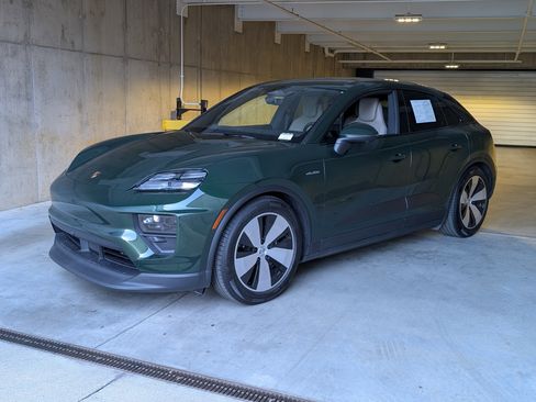 Used 2025 Porsche Macan Electric image 1