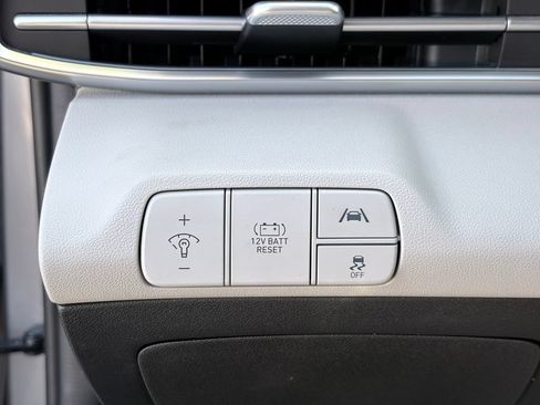 Used 2023 Hyundai Elantra Limited FWD image 24