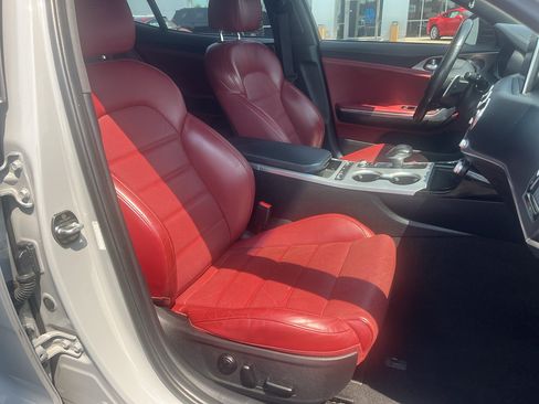 Used 2018 Kia Stinger GT2 AWD/4WD image 35