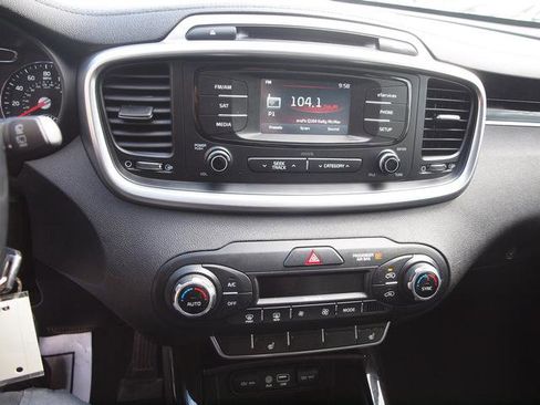Used 2016 Kia Sorento EX AWD/4WD image 10