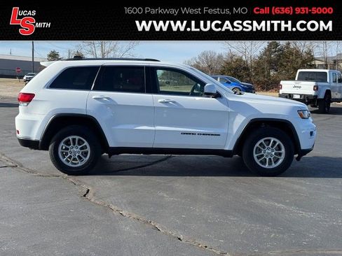 Used 2020 Jeep Grand Cherokee Laredo image 1
