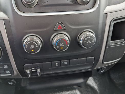 Used 2022 RAM 1500 Tradesman w/ Chrome Appearance Group AWD/4WD image 30