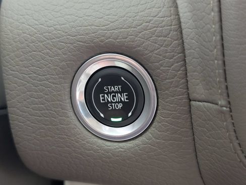 Used 2022 GMC Yukon Denali w/ Denali Premium Package AWD/4WD image 19