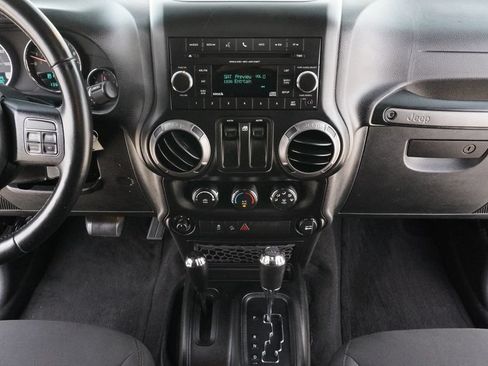 Used 2017 Jeep Wrangler Sport w/ Quick Order Package 24S AWD/4WD image 16