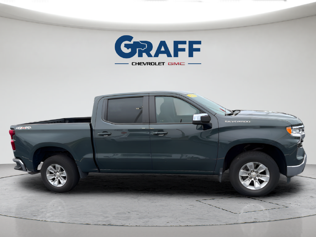 Used 2025 Chevrolet Silverado 1500 LT AWD/4WD image 9