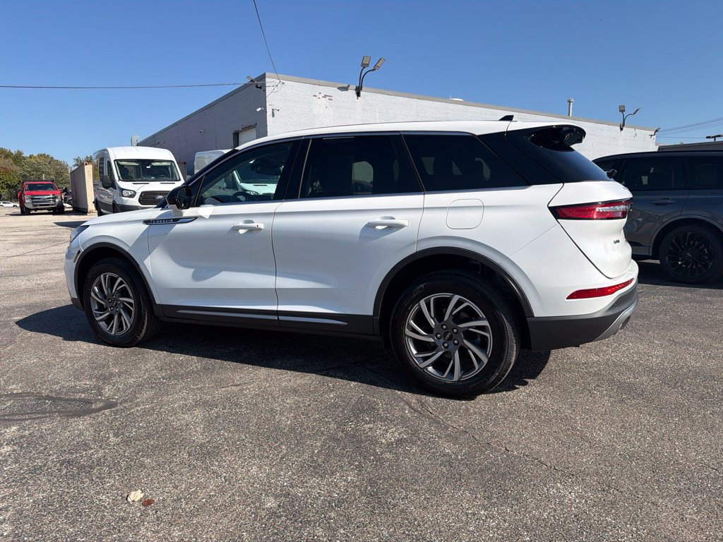 Used 2023 Lincoln Corsair FWD image 9