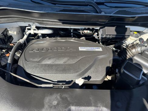 Used 2017 Honda Pilot Touring image 29