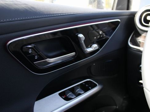 New 2025 Mercedes-Benz GLC 350e 4MATIC image 24