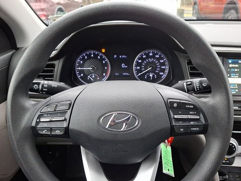 Used 2019 Hyundai Elantra SEL image 18
