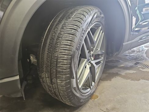 Used 2025 Ford Explorer ST-Line w/ ST-Line Street Pack image 30