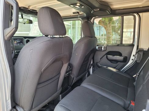 Used 2023 Jeep Wrangler Unlimited AWD/4WD image 16