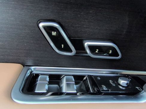 New 2026 Land Rover Range Rover SE image 17