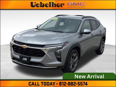 Used 2025 Chevrolet Trax LT w/ LT Convenience Package FWD image 1