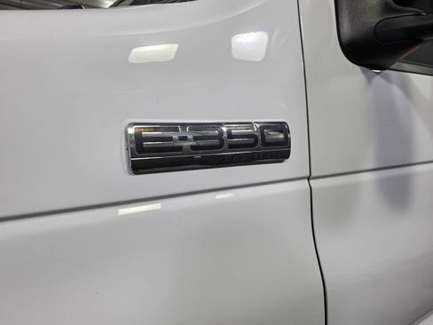Used 2021 Ford E-350 and Econoline 350 Super Duty w/ Power Windows & Locks Group image 32