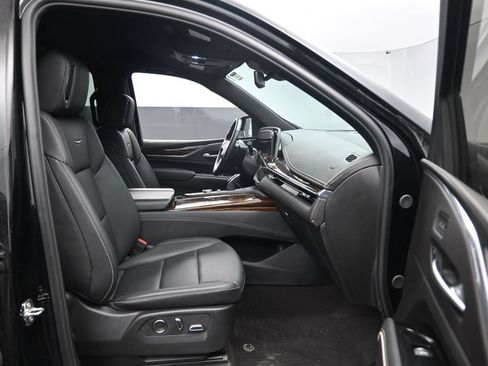 Used 2024 Cadillac Escalade Luxury AWD/4WD image 28