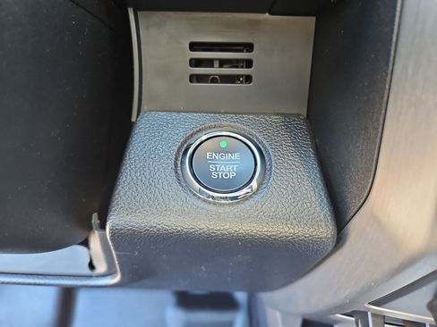 Used 2018 Ford F150 Platinum w/ Equipment Group 701A Luxury image 20